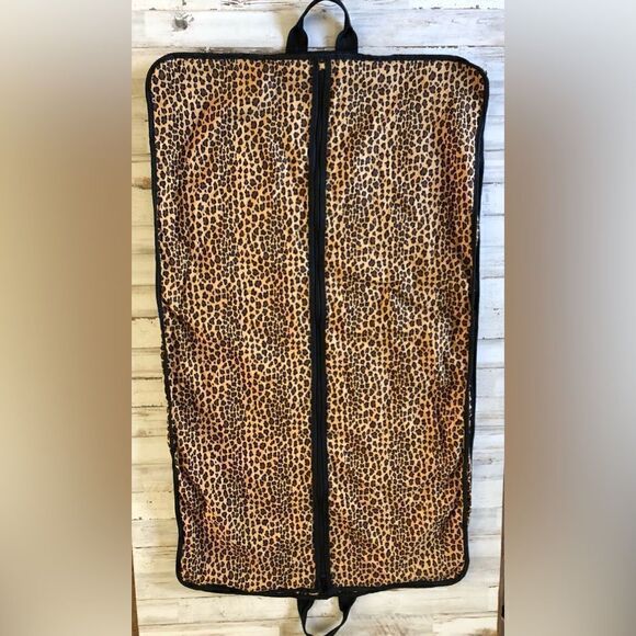 Vintage travel set Cheetah print with pink lining 
✨just no makeup bag - Picture 8 of 9